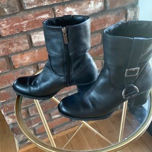 Black Harley Davidson riding boots